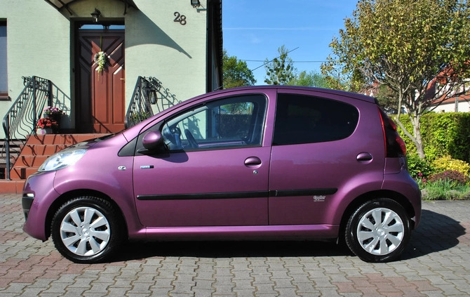 Peugeot 107 cena 19999 przebieg: 125000, rok produkcji 2013 z Szczebrzeszyn małe 667